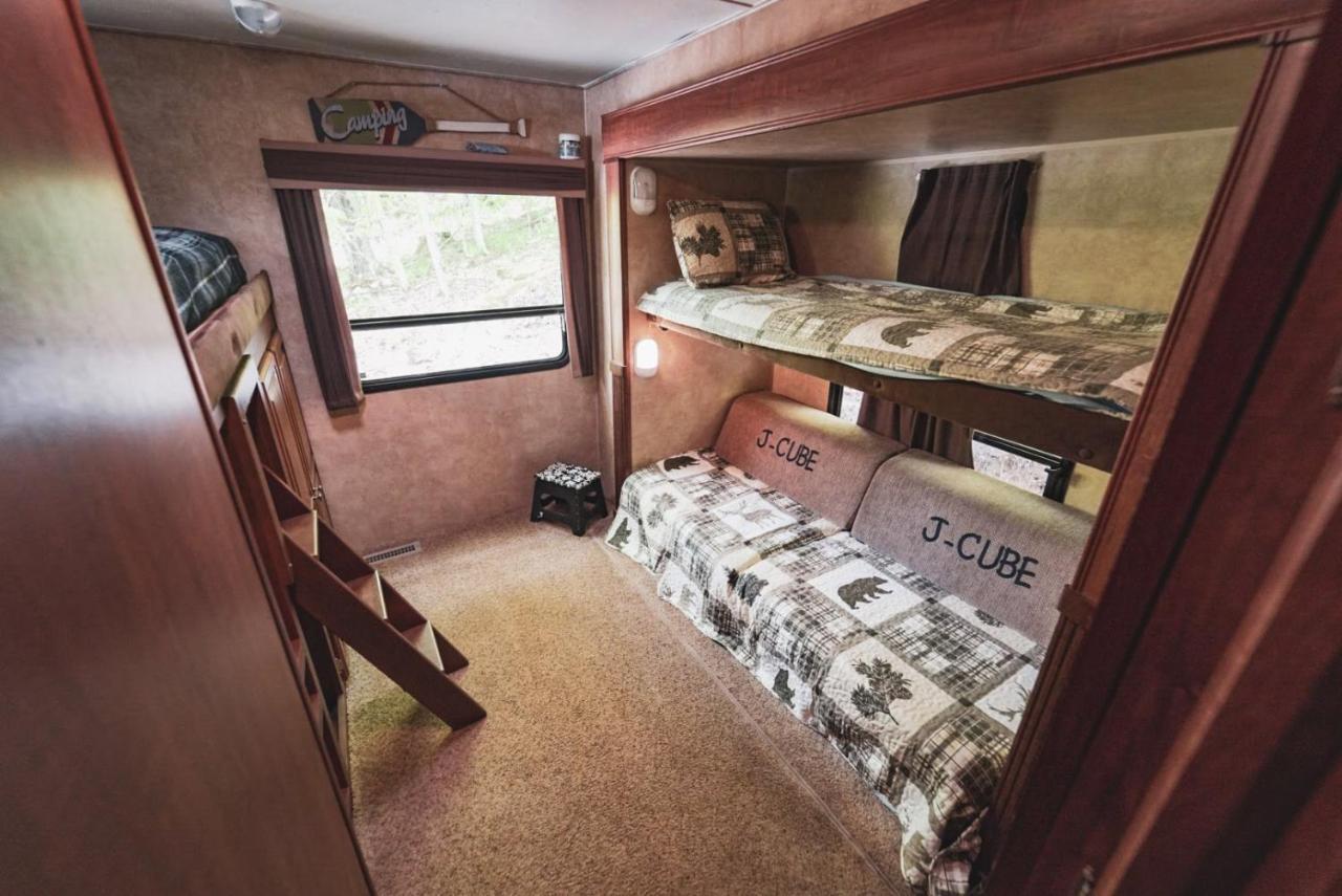 Rv Adventure Roscoe Pet Friendly Hotel Екстериор снимка